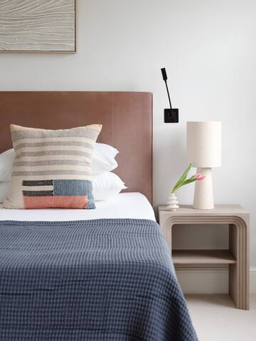 Luxury 5-Bedroom, Central London Town House gallery image 3