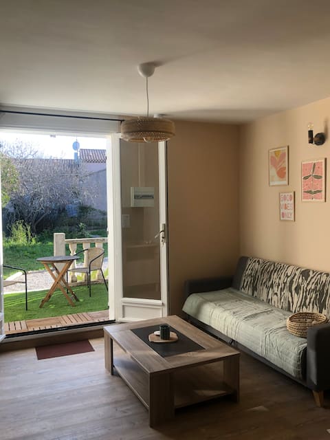 Propriété Airbnb réussie: Cocooning, baignoire, clim, wifi, plages, parking à Martigues