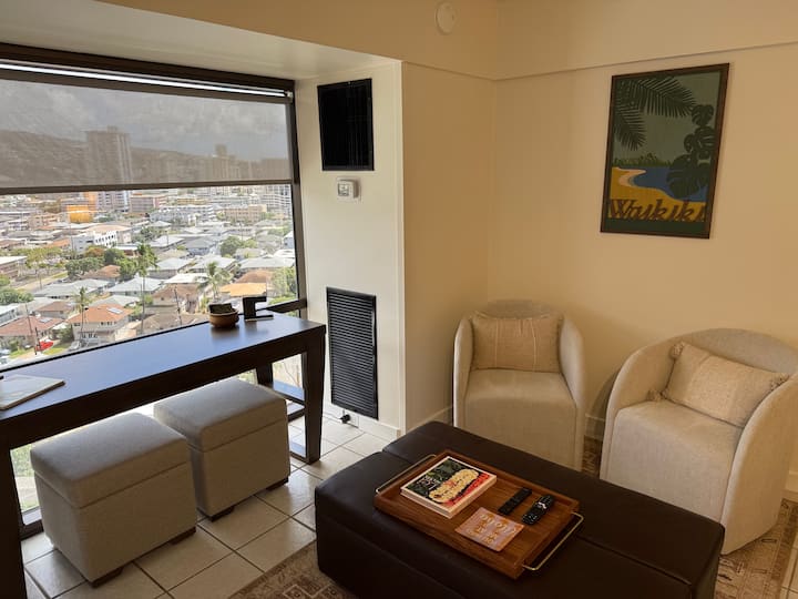 Century Center Beautiful Studio, Kitchen, Parking - Honolulu
