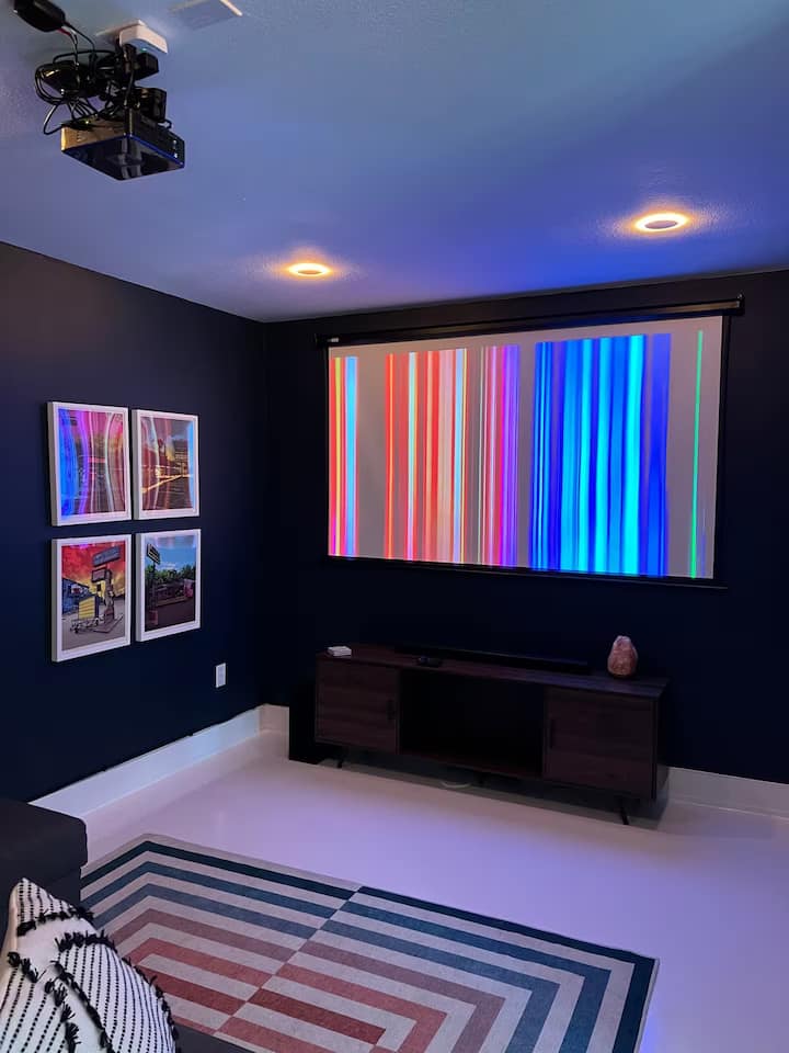 Brand New Modern Home With Hot Tub & Movie Room - Montopolis - Austin