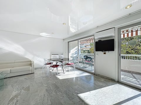 Top performing Airbnb: Rue d'Antibes Victoria 2 rooms terrace in Cannes