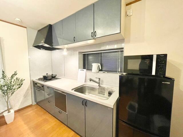 【渋谷区の一軒家貸切】幡ヶ谷駅徒歩5分/3寝室6ベッド/新宿まで電車4分、渋谷までタクシー6分 gallery image 5