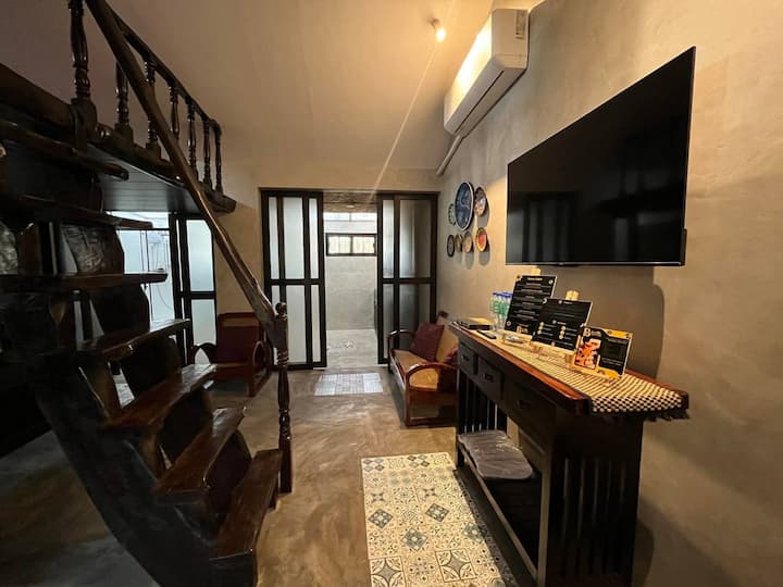 Cuarto De Familia @ Balai Balatong - Laoag