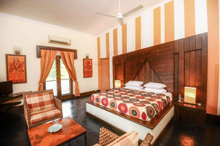 Step into serenity at this 5BHK Luxury Villa in Goa. Enjoy the bright, airy spaces, artistic touches, and seamless indoor-outdoor living. Your perfect Goan escape awaits.