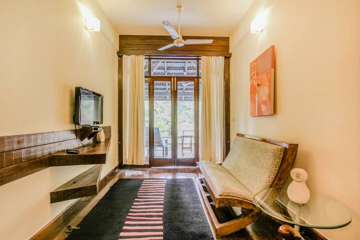 Relax in your private retreat at this Luxury Villa in Goa. This 7BHK offers cosy corners with a TV and balcony access, perfect for unwinding after a day of Goan adventures.