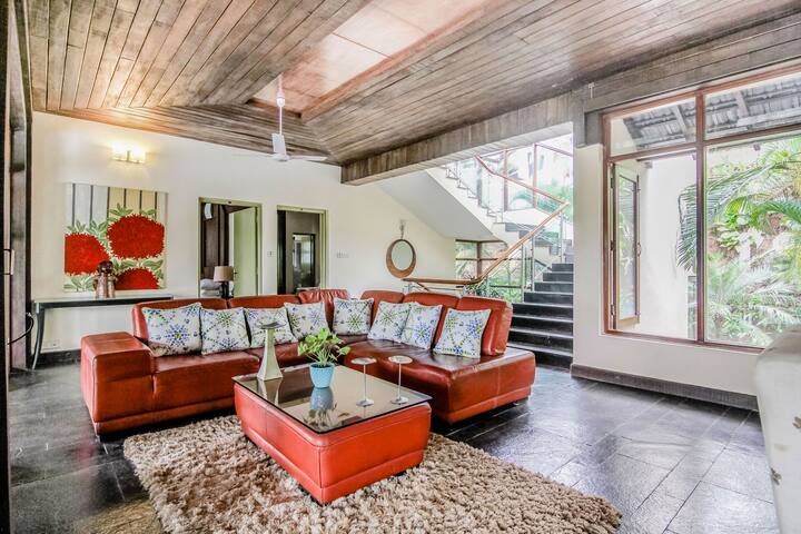 Welcome to our 7BHK Luxury Villa in Goa! Enjoy spacious living with vibrant décor, seamless indoor-outdoor flow, and private balconies overlooking lush landscapes.
