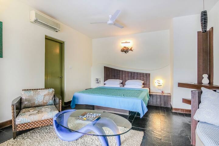 Bedroom 1 image 2