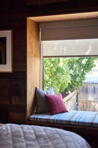 Oakden-The Workers Cottage-Architectural city stay gallery image 5