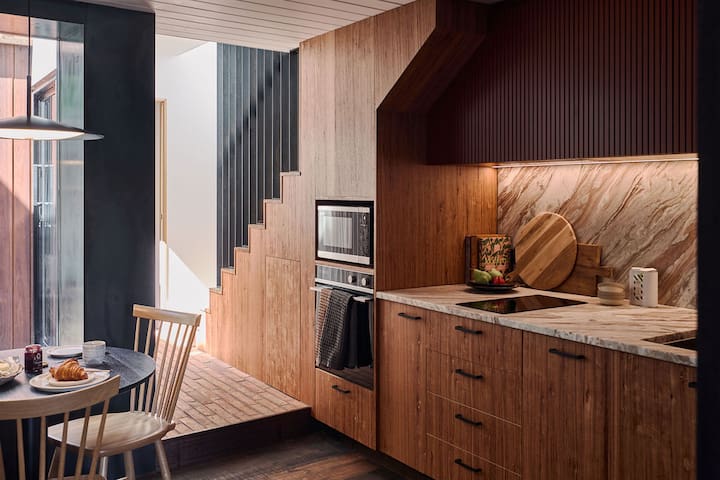 Oakden-The Workers Cottage-Architectural city stay