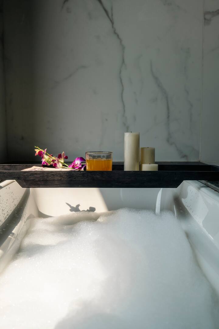 Full bathroom 3 image 8