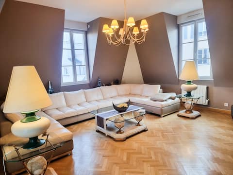 Luxury 3 bedroom apartment in the city center