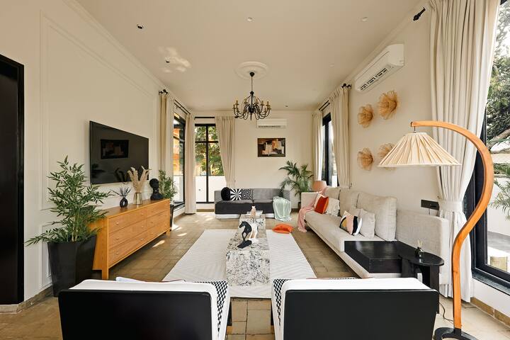 Stylish Goa villa: spacious living, modern comfort, and artistic touches. Perfect for a relaxing getaway.