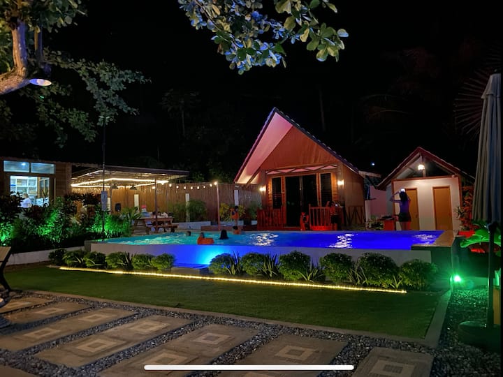 Rue Deuxvilles Villa - Barkada Room - Loon