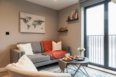 Successful Airbnb property: 2 Bed Flats near Station & City Centre - Sleeps 6 in Beeston & Holbeck