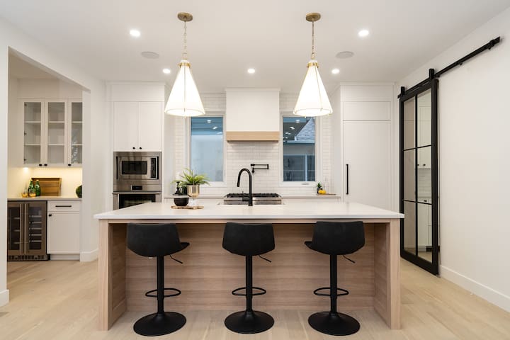 Roam Rentals managed Airbnb listing 1
