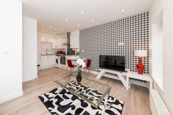 28+ Night |Fully Equipped|free Parking|town Centre - Reading