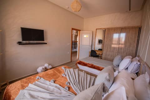Maison Igrane – Triple Room 1