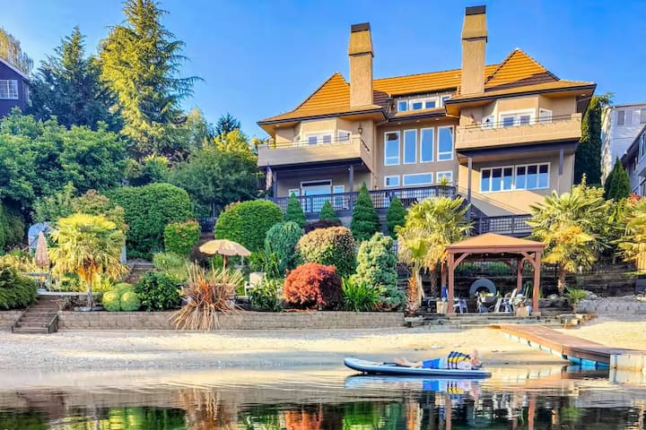 5BR, 4BA - Waterfront, Hottub, HomeTheater, Kayaks