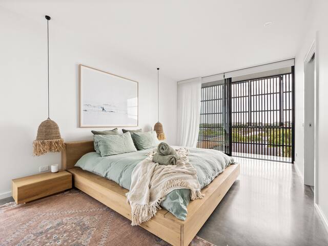 Lumiere-Stunning Coastal Retreat gallery image 3