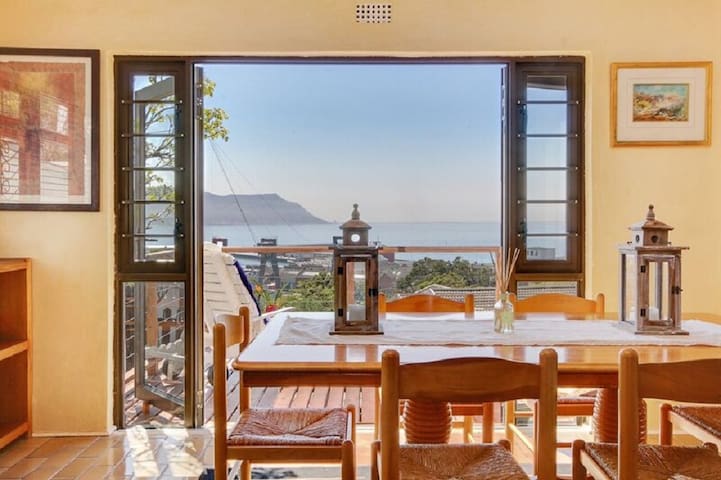 Simon’s Town Lodge