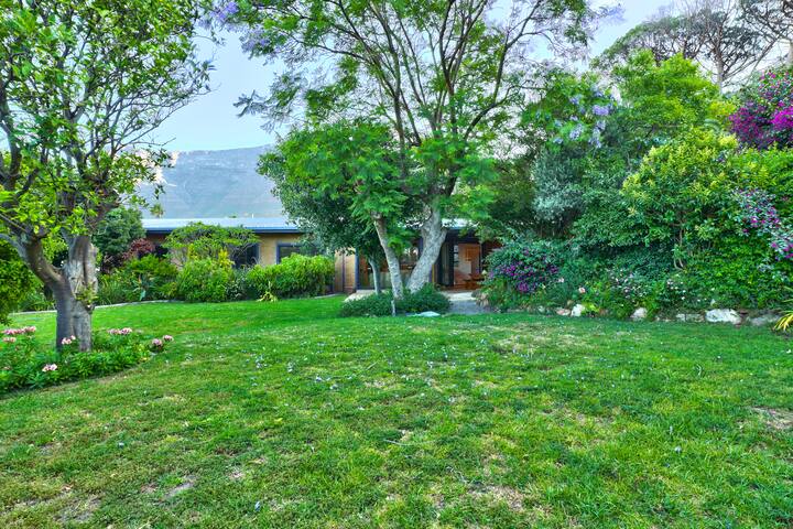 Tranquil Family Escape | Spacious Home & Garden gallery image 4