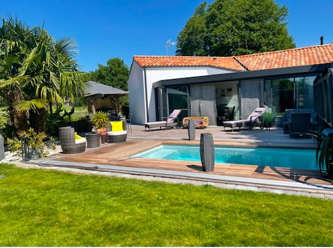 House with pool – 20 min to sea