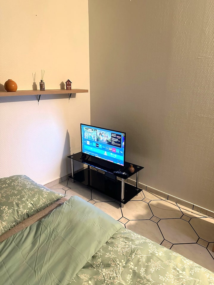 Comfort Bedroom Avec Balcon - Cergy