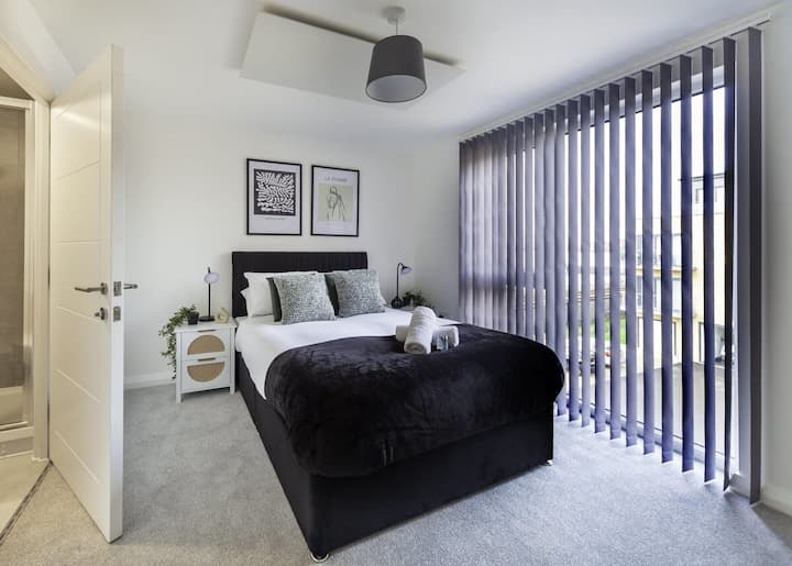 Stylish & Modern Flat 2 Min Walk To Ashford Outlet - Kent