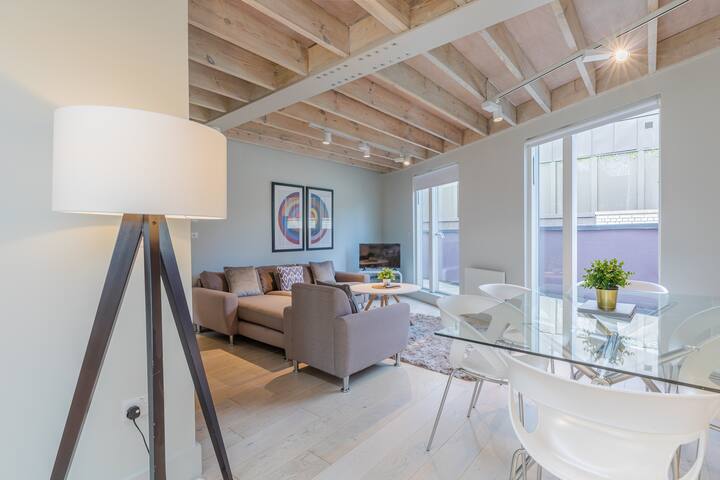 London Holborn Spacious 3BR Penthouse gallery image 5