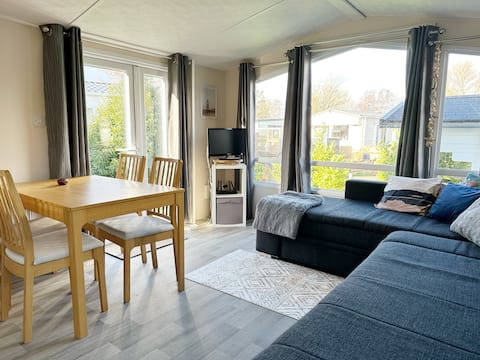 Top Airbnb: Chalet 7a at Recreation Park de Wielen in Sint Maarten