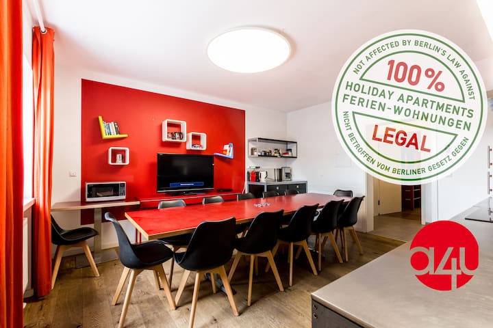 2 [RO] 8 rooms 5 bath, max 18 guests, @old airport