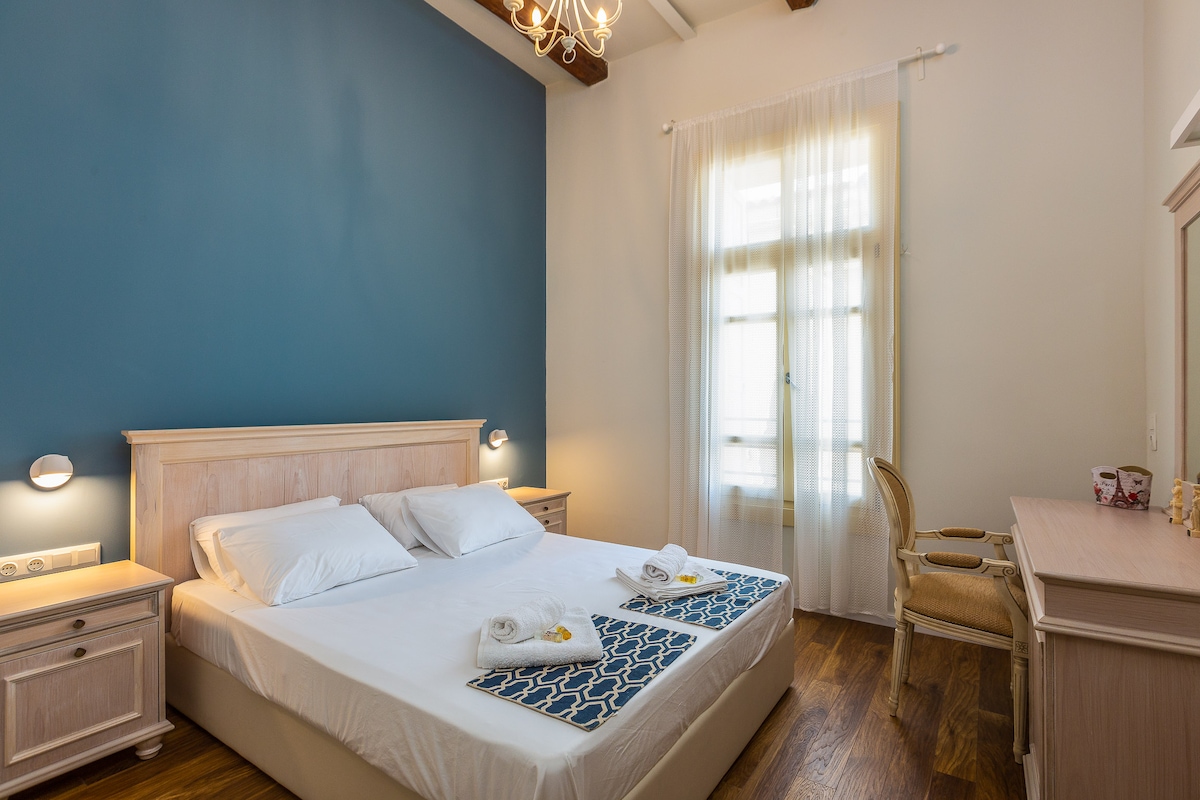 חדר שינה מרווח עם נוף לחלון!