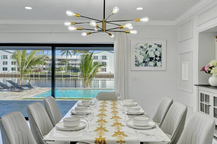 Waterfront Escape w Pool, Dockside Lounge & Games gallery image 5