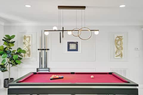 Waterfront Escape w Pool, Dockside Lounge & Games