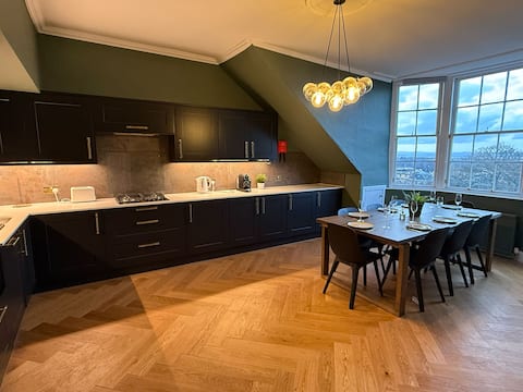 3 Bed Central New Town Flat