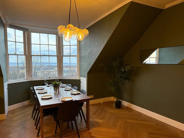 3 Bed Central New Town Flat gallery image 2