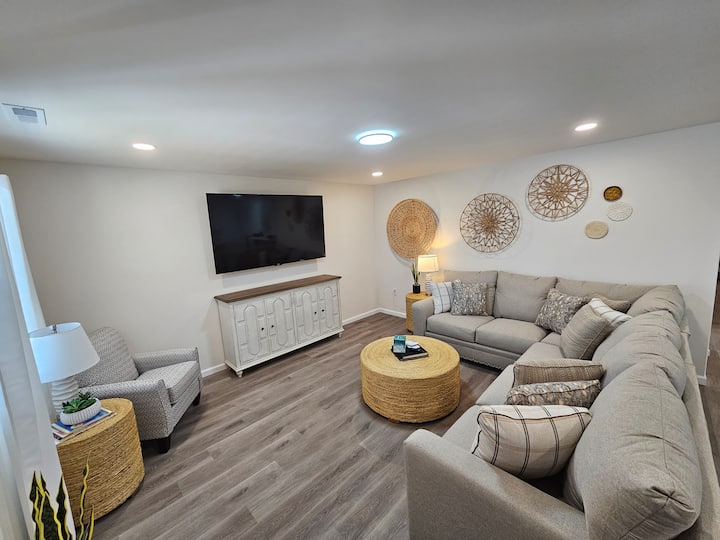 Cozy New Const. Ranch Near Park