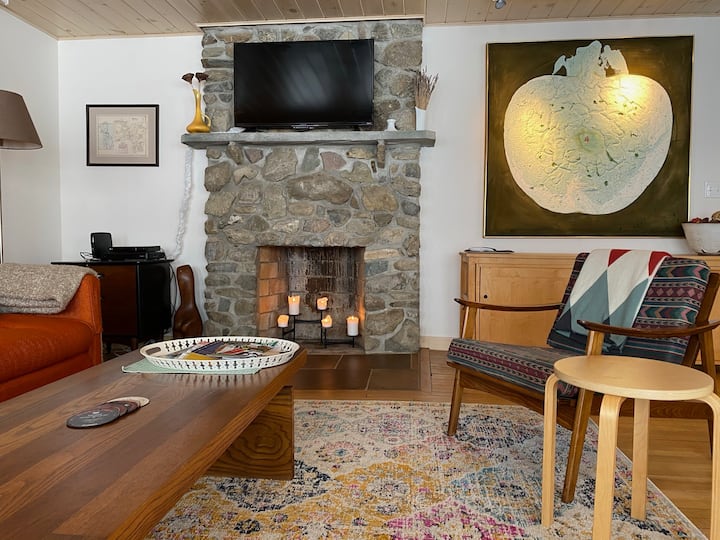 Idyllic family retreat - spacious lake home,