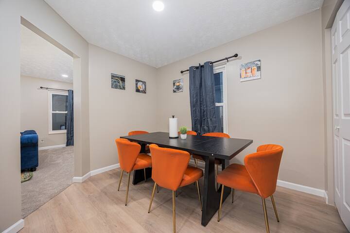 Bungalow/Pet Friendly/King Bed/Fenced/Table Tennis gallery image 3