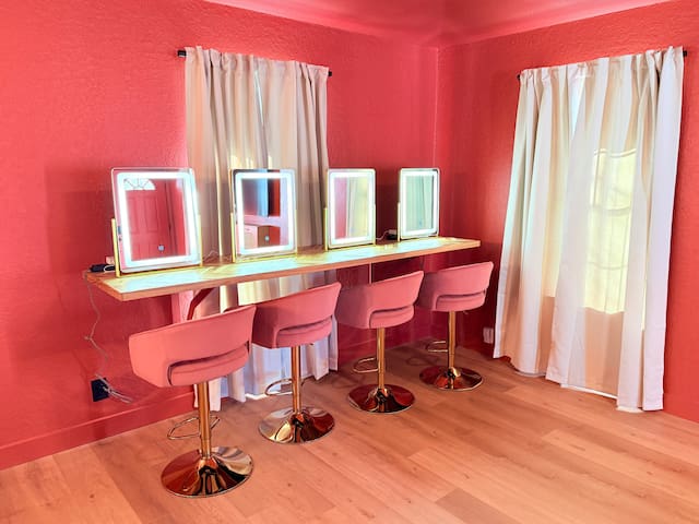 Pink Pony Club for Girls Trips; Near SoCo (B) gallery image 4