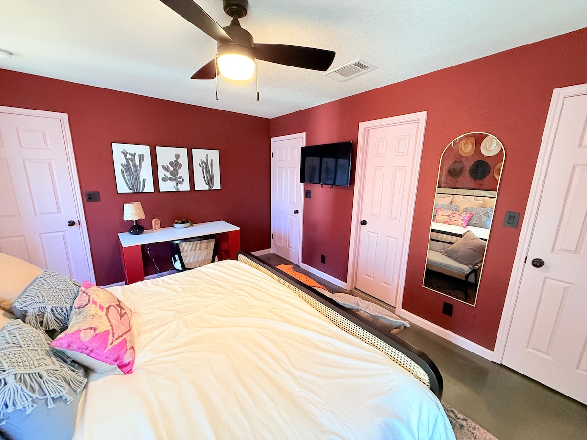 Pink Pony Club w Get Ready Stations; Near SoCo (A)