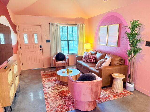 Pink Pony Club w Get Ready Stations; Near SoCo (A) gallery image 3