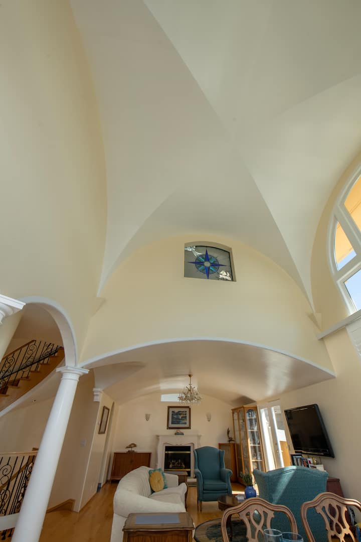 Cambria's Captain's Quarters - San Simeon, CA