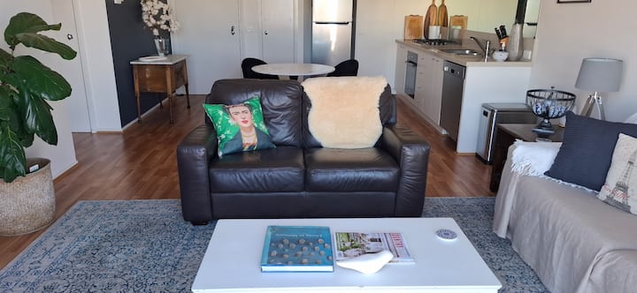 Lagoon Apartment Between The Beach & The City. - Brooklyn