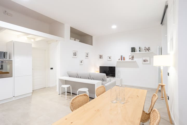 Check In Facile Milano managed Airbnb listing 1