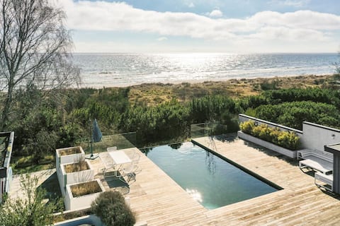 Grand Beach Villa