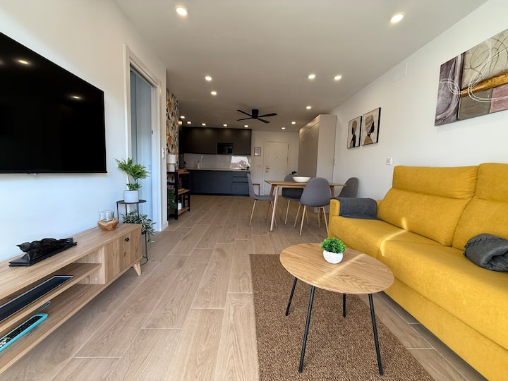 Sunny & Stylish Beach Apartment - Fuengirola