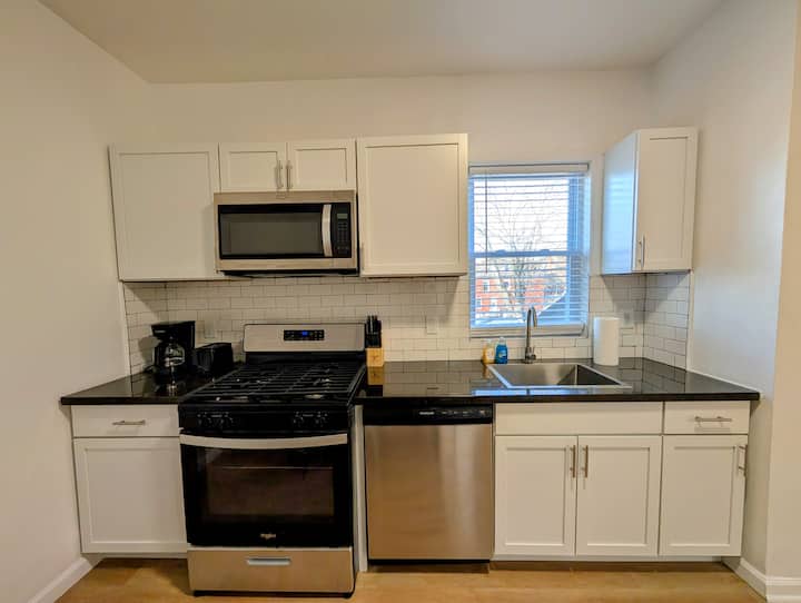 New 3 Bed/1 Bath Apt W/t Parking - Pittsburgh, PA