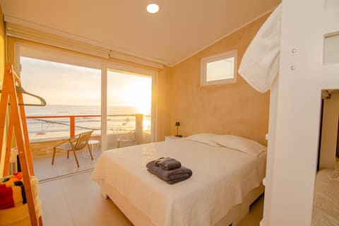 Stunning Beachfront Retreat w/WIFI