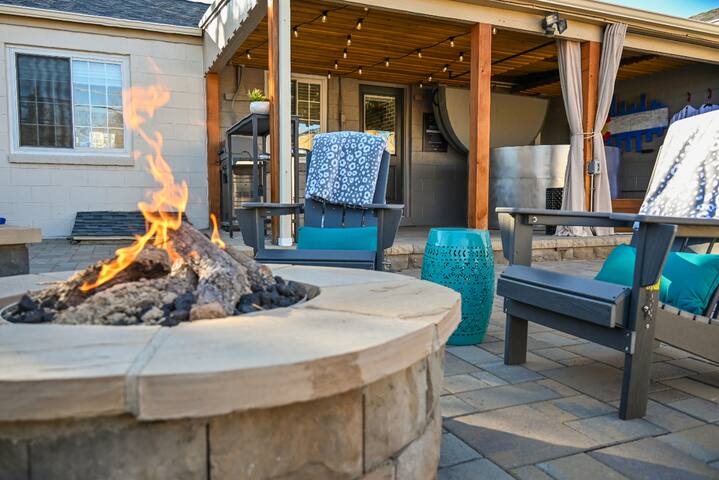 Central Charming Oasis – Hot Tub | Fire Pit | BBQ gallery image 2